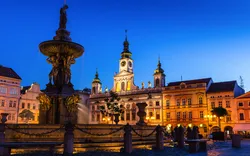 historische Mitte von Budweis nachts, Tschechische Republik