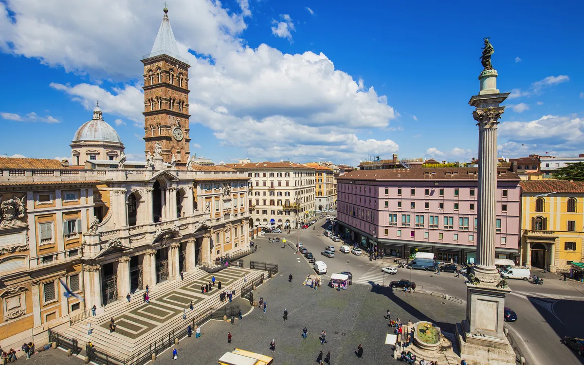Luftaufnahme der Basilika Santa Maria Maggiore in Rom
