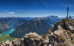 der 2341m hohe Thaneller in den östlichen Lechtaler Alpen in Tirol, Österreich