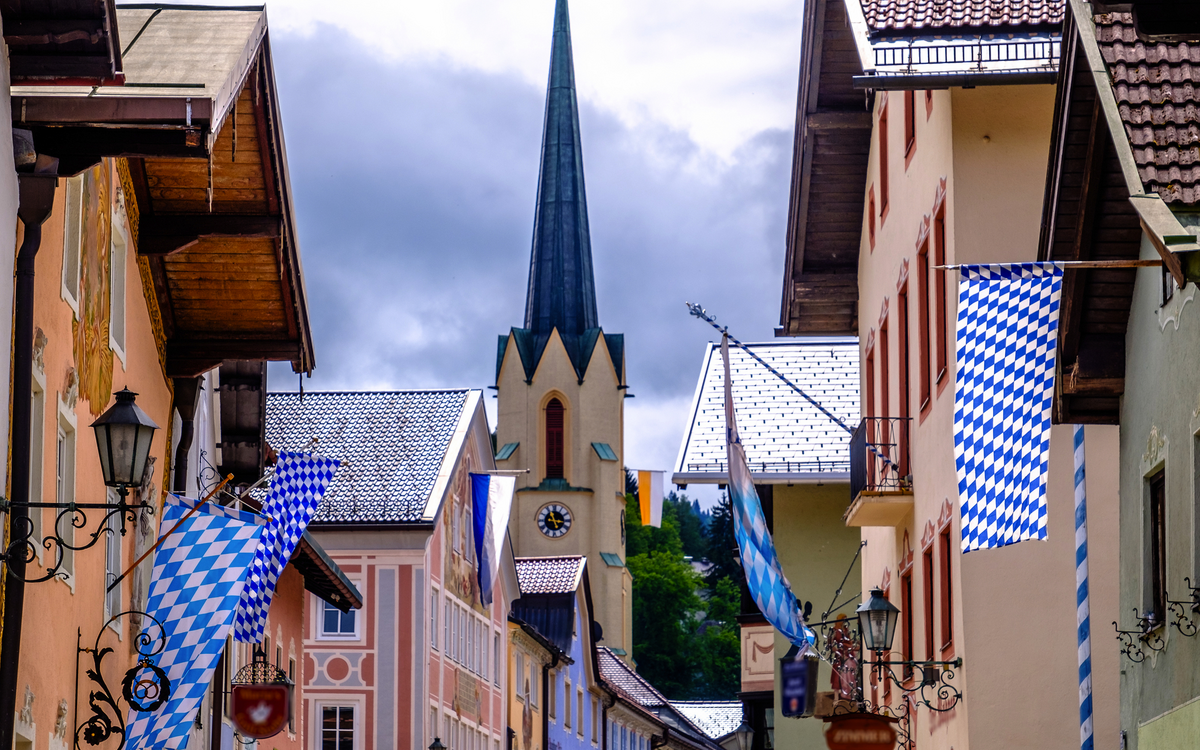 historische Gebäude in der Altstadt von Garmisch-Partenkirchen
