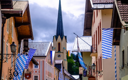 historische Gebäude in der Altstadt von Garmisch-Partenkirchen