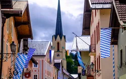 historische Gebäude in der Altstadt von Garmisch-Partenkirchen