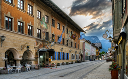 historische Gebäude in der Altstadt von Garmisch-Partenkirchen