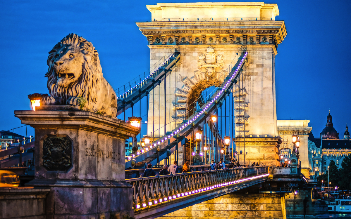 Széchenyi-Kettenbrücke in Budapest, Ungarn