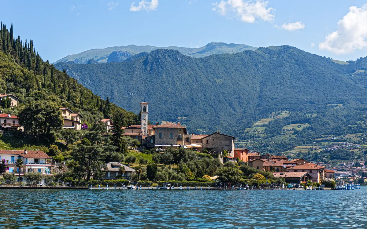 Peschiera Maraglio - ein Dorf der Gemeinde Monte Isola auf der Insel Monte Isola im Iseosee