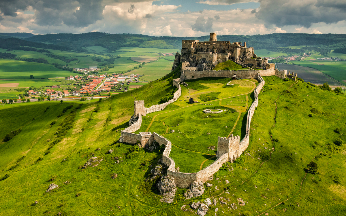 Luftaufnahme der Zipser Burg