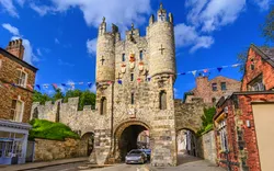 Micklegate – altes mittelalterliches Tor von York