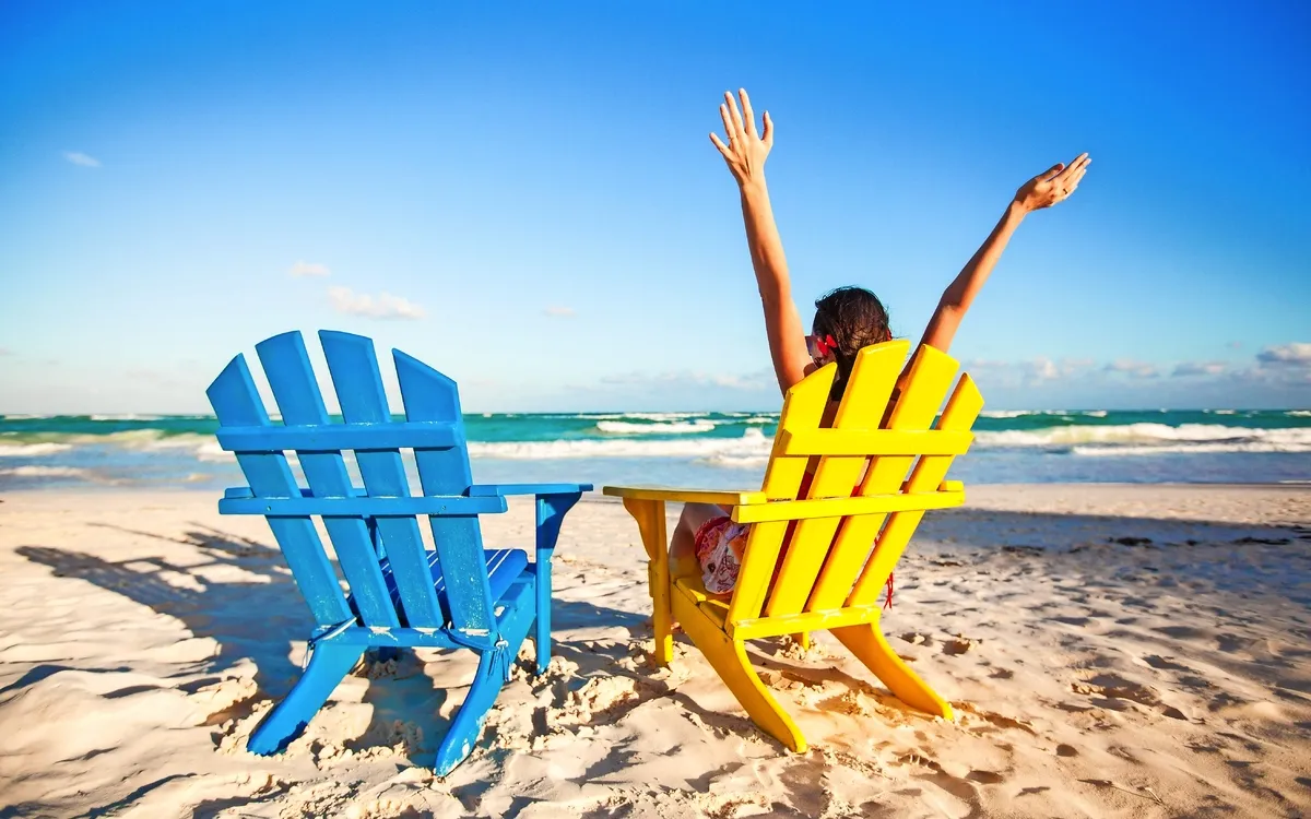 Junge Frau am Strand