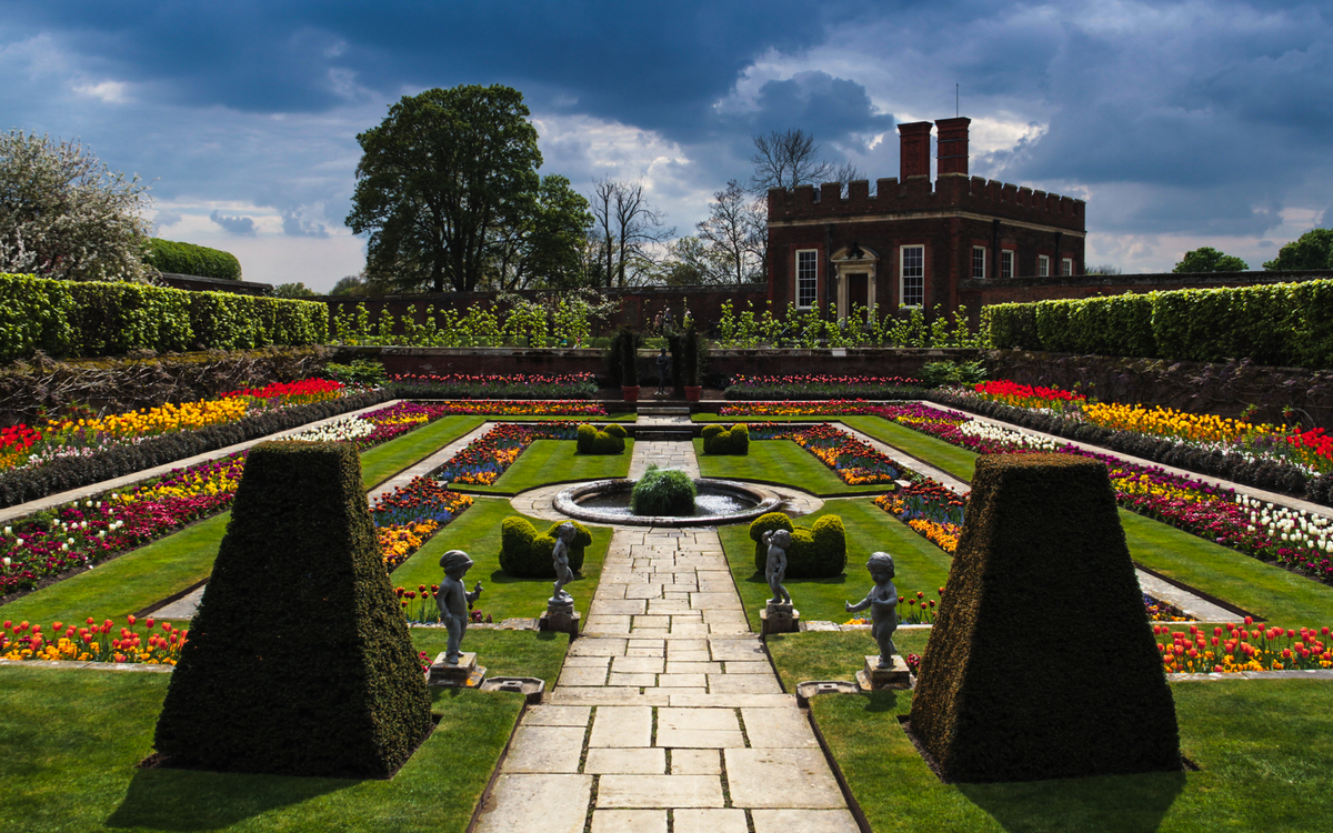 Garten im Hampton Court Palace in Surrey, Vereinigtes Königreich
