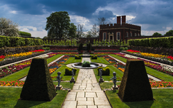 Garten im Hampton Court Palace in Surrey, Vereinigtes Königreich