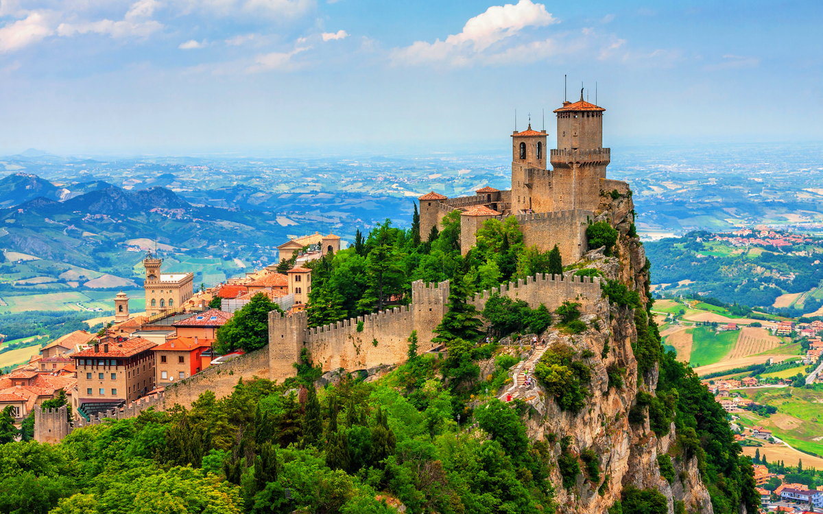 Blick auf den Monte Titano und die Festung San Marino