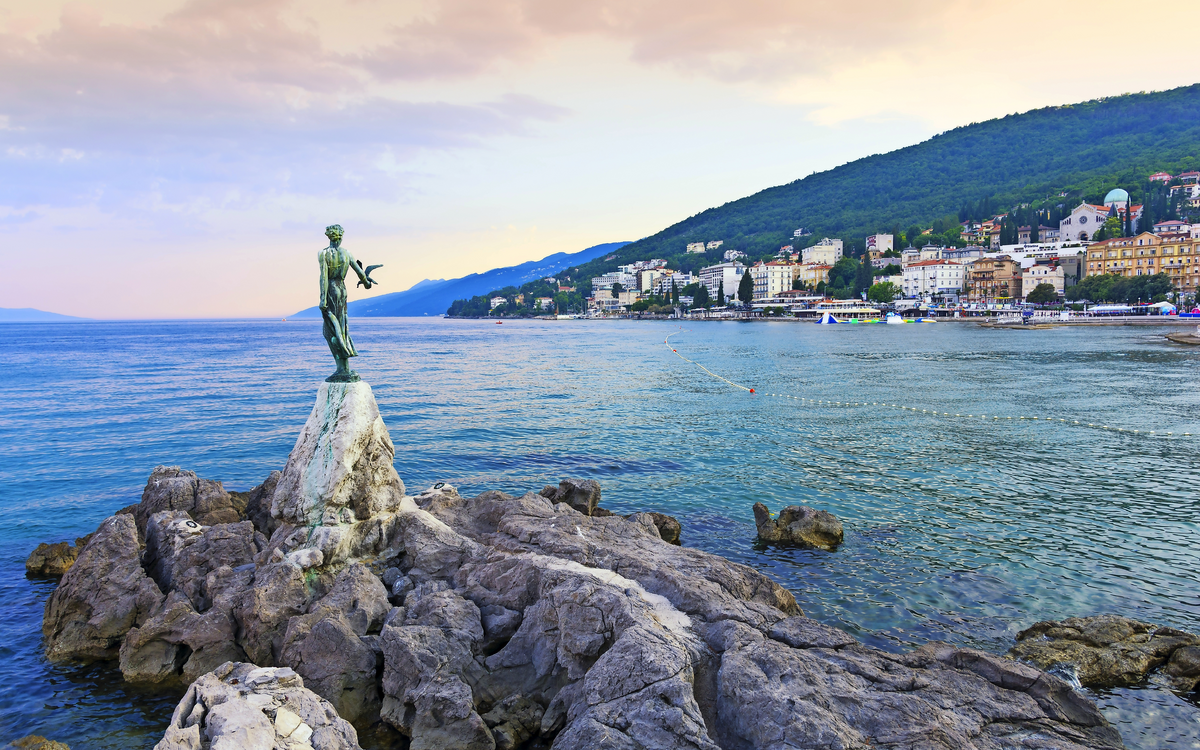 Blick auf die Bucht von Opatija, Kroatien