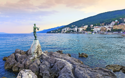 Blick auf die Bucht von Opatija, Kroatien