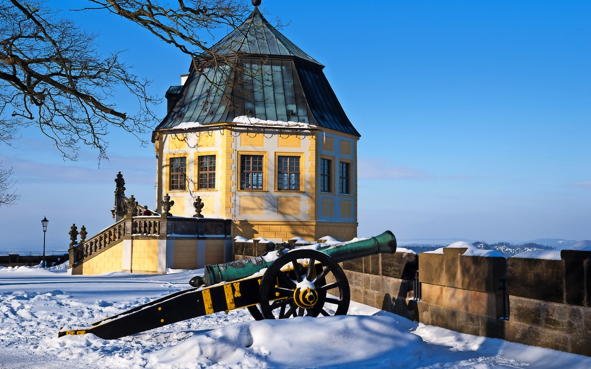 Schlowinterliche Festung Königstein im Elbsandsteingebirge, Deutschland