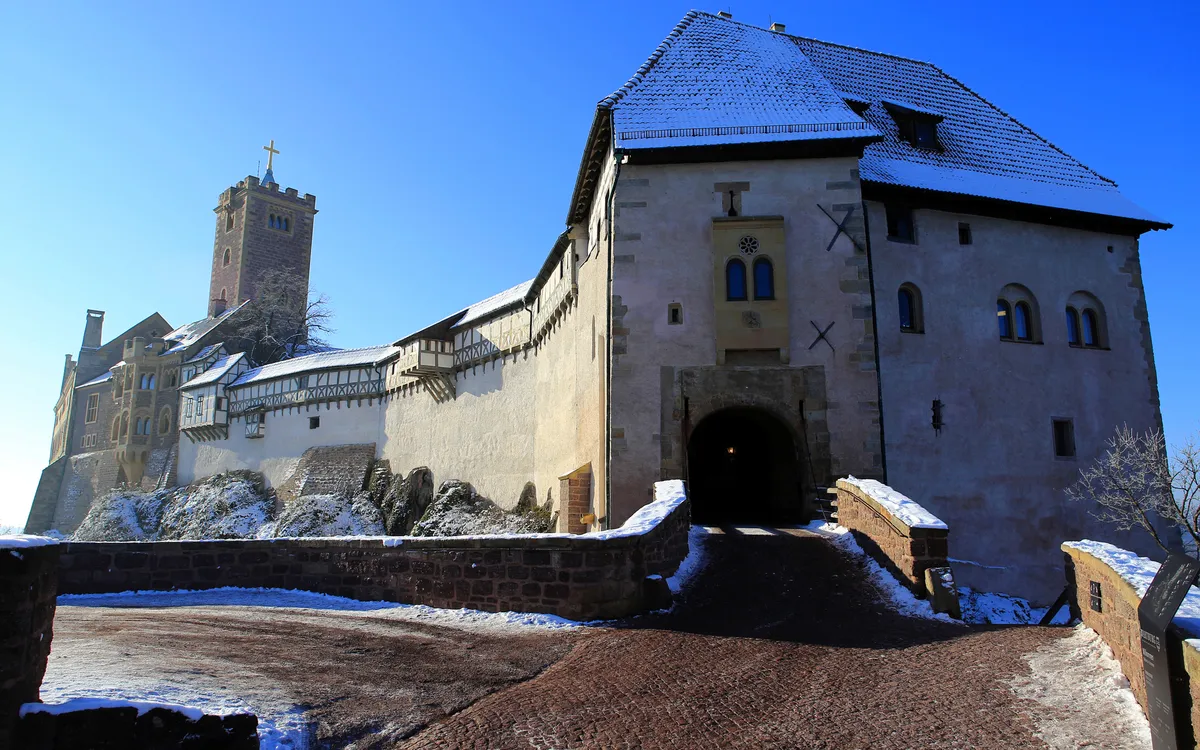 Außenansicht der Wartburg im Winter