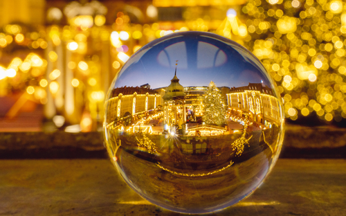 Magdeburger Weihnachtsmarkt in der Lichterkugel