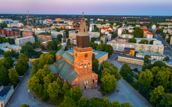 Sonnenuntergang über der Kathedrale in Turku